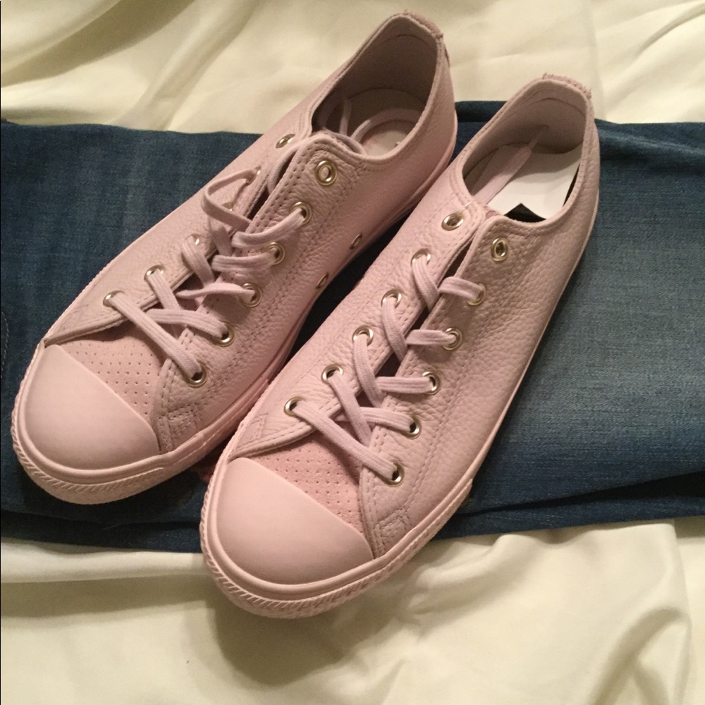 NWT Converse barely rose shoes
